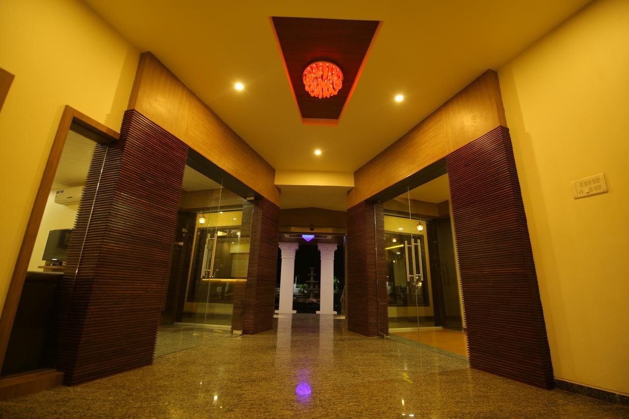 Saubhagya Inn International Lucknow Buitenkant foto