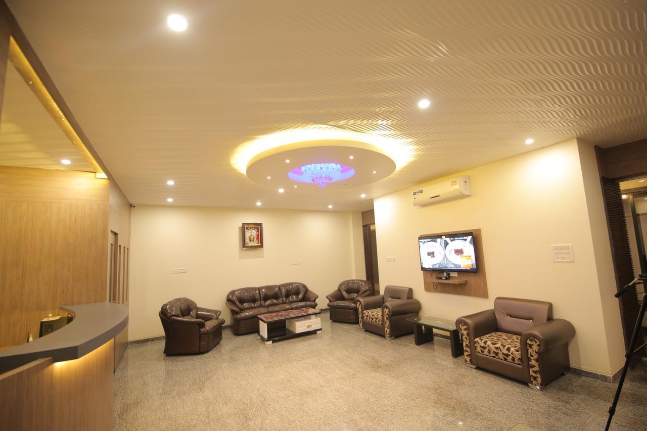 Saubhagya Inn International Lucknow Buitenkant foto