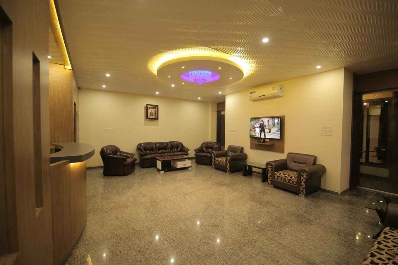 Saubhagya Inn International Lucknow Buitenkant foto