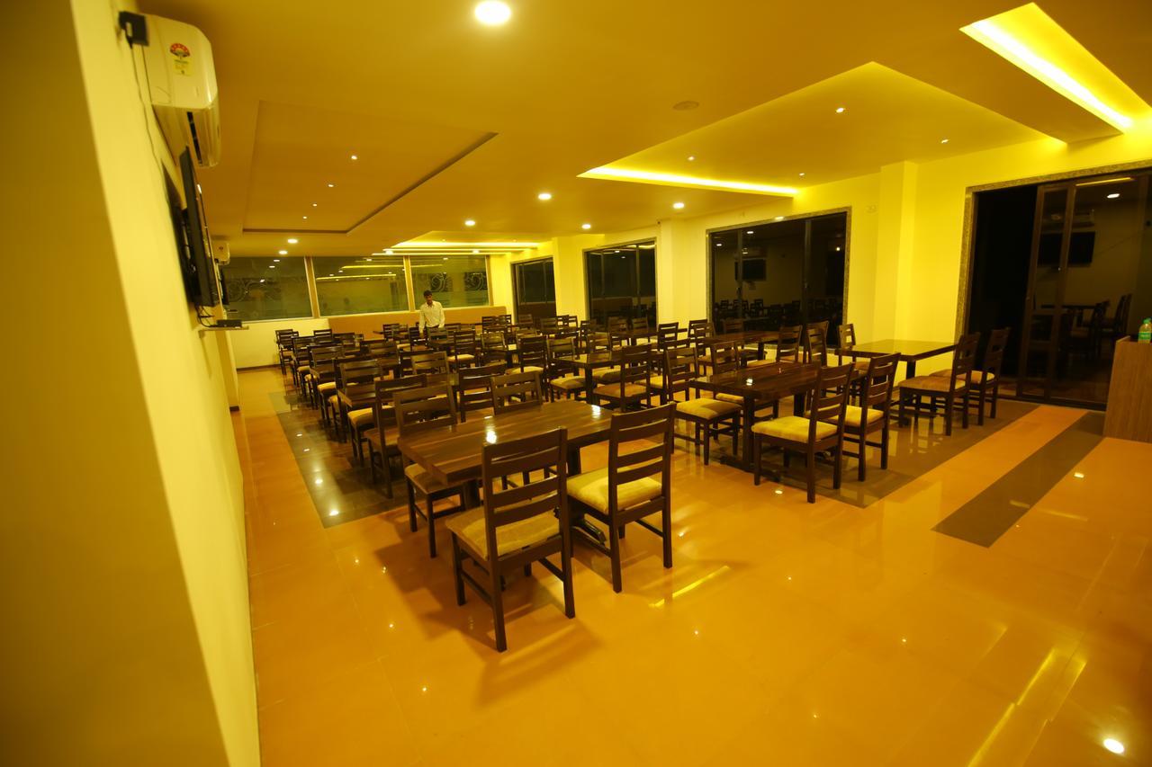 Saubhagya Inn International Lucknow Buitenkant foto